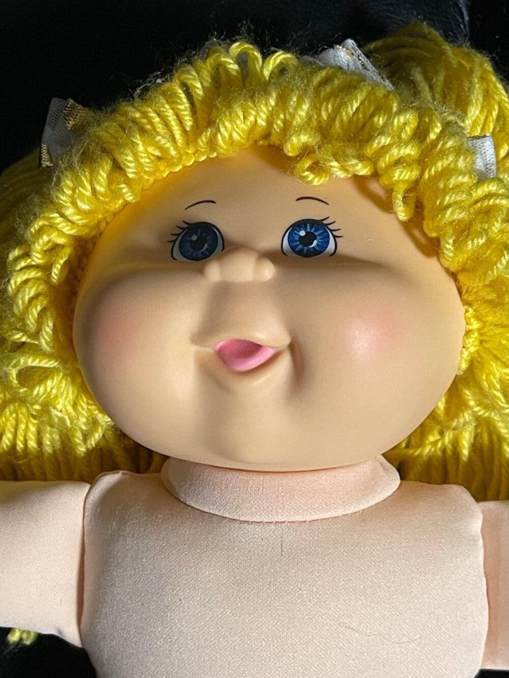 Cabbage Patch Kids Yellow Yarn Hair Doll In Pink & Gold Polka Dot Dress 2015 - Picture 4 of 16